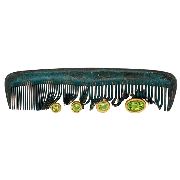Joy BC Fuli peridot Medusa comb brooch